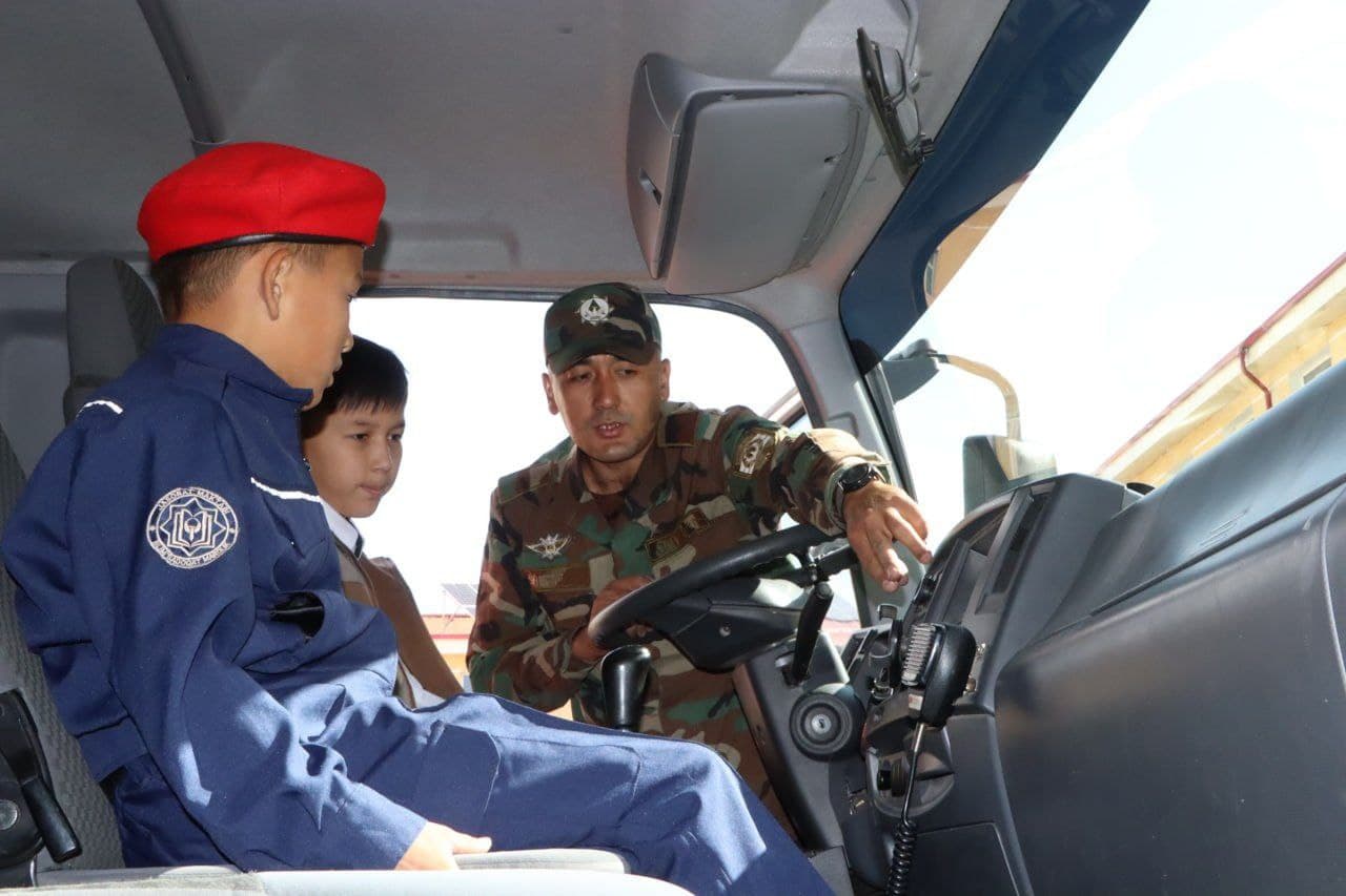 "Мардлик" мактабида "Келажак соати" дарслиги ташкил этилди.