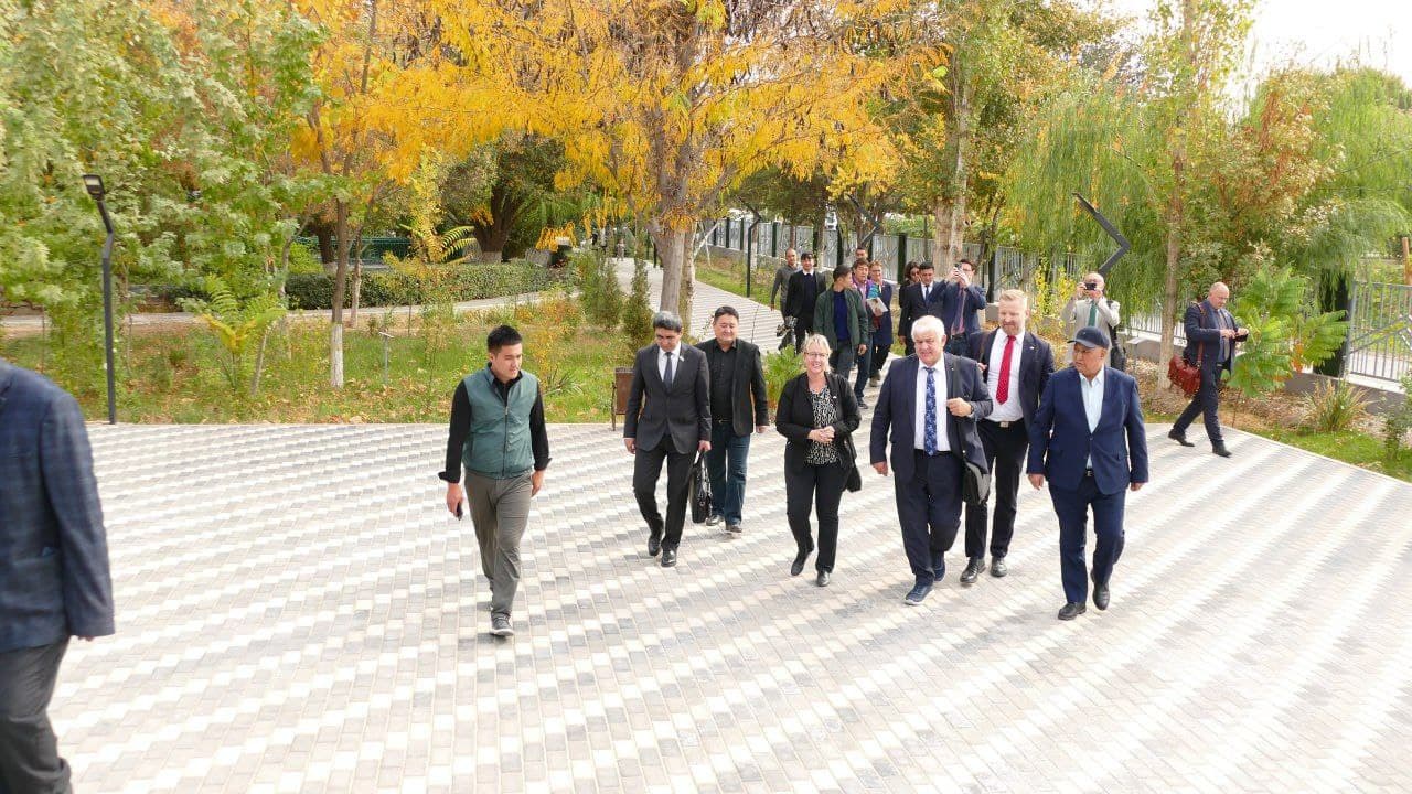 Germaniya delegatsiyasi Nukus tumanida joylashgan O‘zbekiston Respublikasi Prezidenti huzuridagi Orolbo‘yi xalqaro innovatsiya markazi faoliyati bilan tanishdi