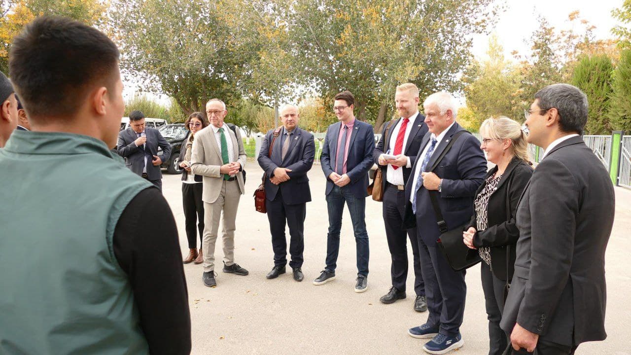 Germaniya delegatsiyasi Nukus tumanida joylashgan O‘zbekiston Respublikasi Prezidenti huzuridagi Orolbo‘yi xalqaro innovatsiya markazi faoliyati bilan tanishdi