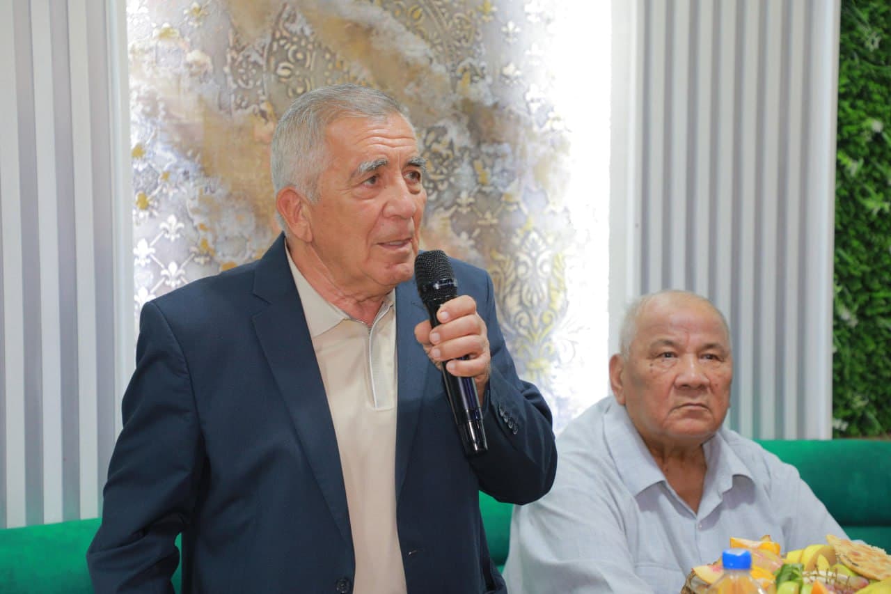 Mustaqillik bayrami hamda paxta terimi mavsumi oldidan nuroniylar uchun dasturxon yozildi