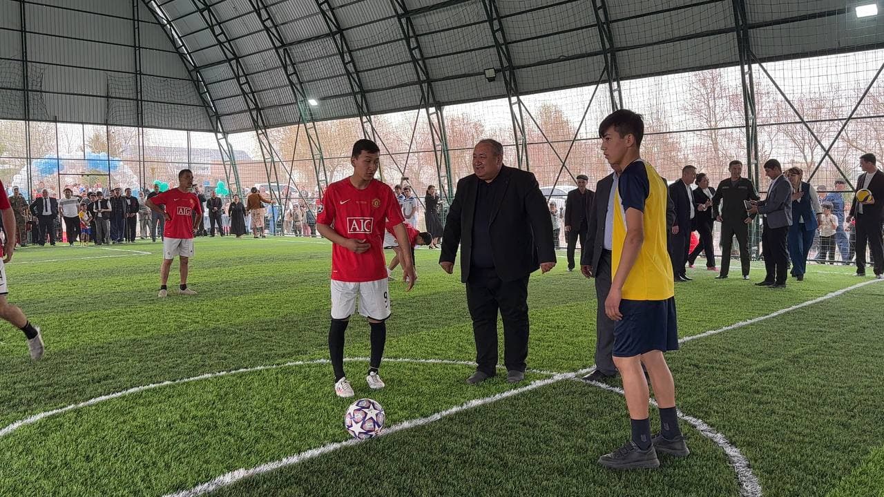 Yoshlar kunida zamonaviy sport maydonchasi foydalanishga topshirildi