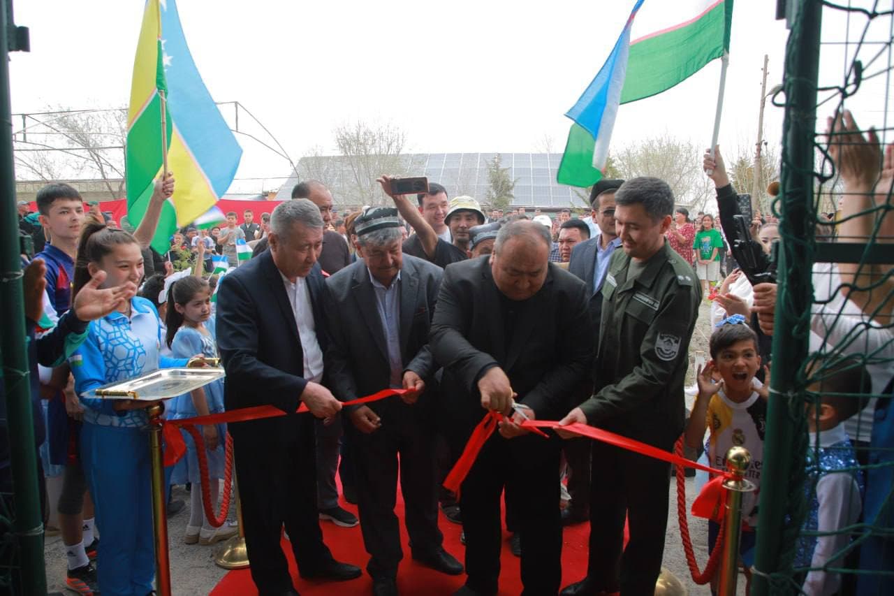 Yoshlar kunida zamonaviy sport maydonchasi foydalanishga topshirildi