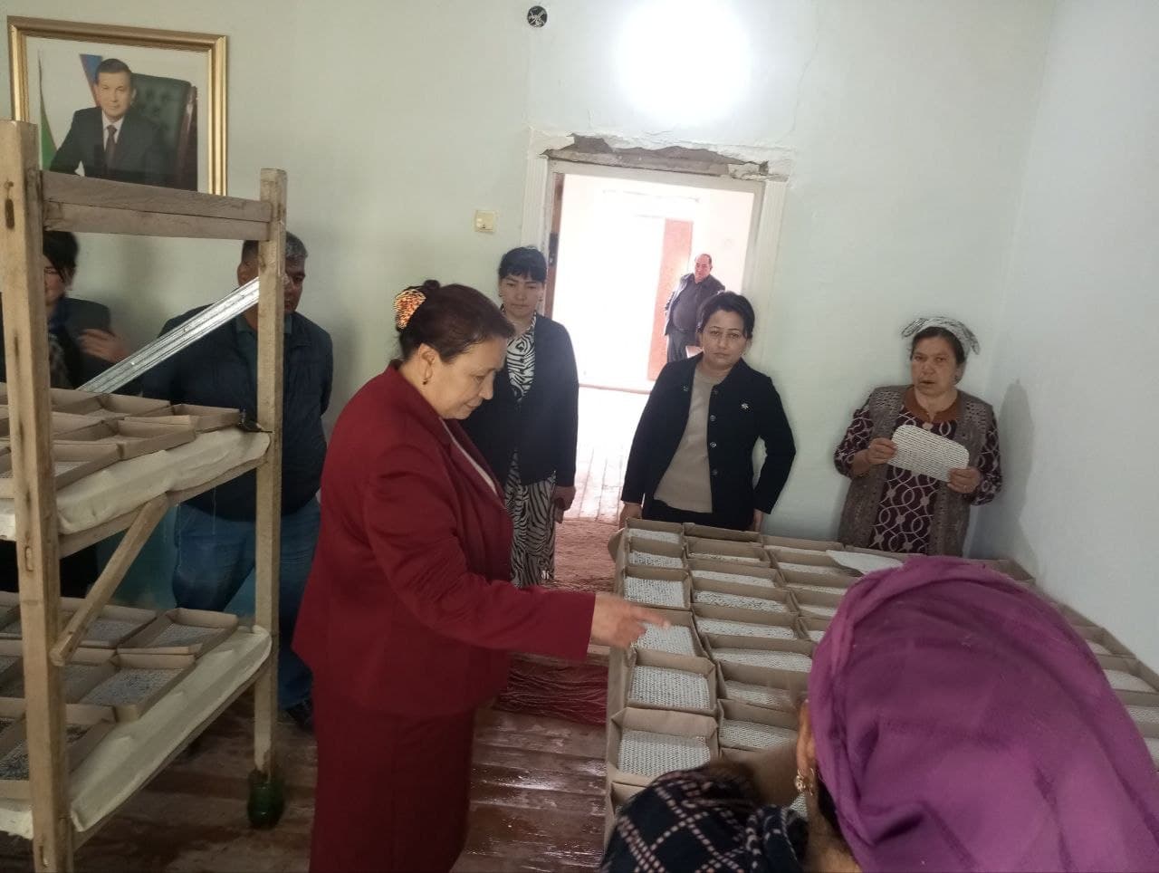 Hududlarda ipakchilikni rivojlantirish va xotin-qizlar bandligini ta’minlashga qaratilgan targ‘ibot ishlari davom etmoqda