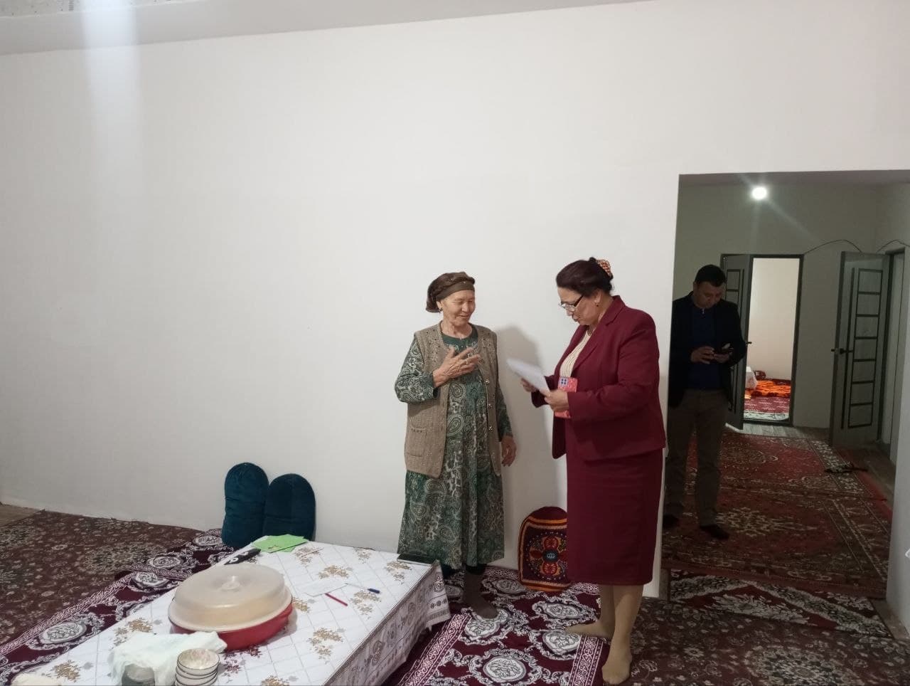 Hududlarda ipakchilikni rivojlantirish va xotin-qizlar bandligini ta’minlashga qaratilgan targ‘ibot ishlari davom etmoqda