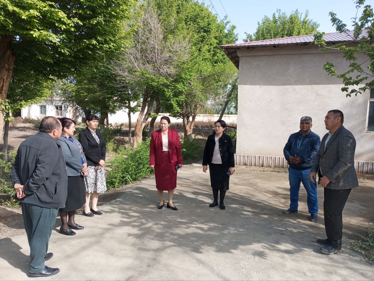 Hududlarda ipakchilikni rivojlantirish va xotin-qizlar bandligini ta’minlashga qaratilgan targ‘ibot ishlari davom etmoqda