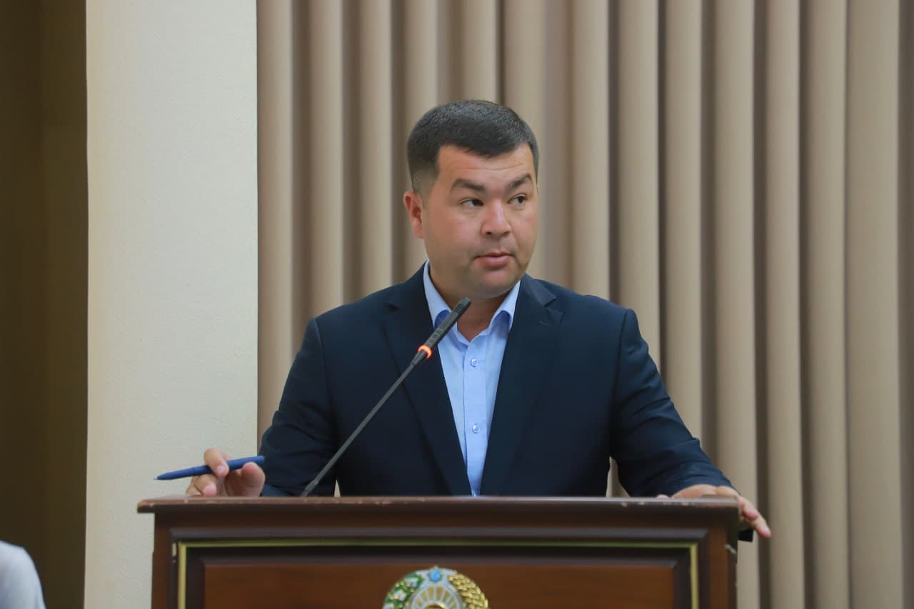 Xalıq deputatları Ámiwdárya rayonlıq Keńesiniń gezektegi 22-sessiyası bolıp ótti