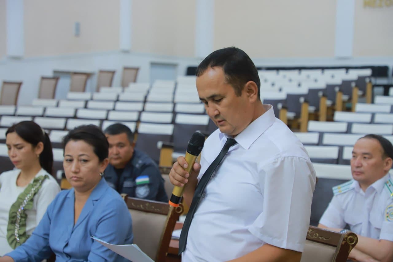 Xalıq deputatları Ámiwdárya rayonlıq Keńesiniń gezektegi 22-sessiyası bolıp ótti