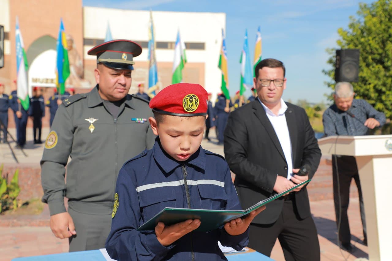 Amudaryo tumanidagi 56-sonli umumta’lim maktabi “Jasorat sinfi” o‘quvchilarining tantanali va’da berish tadbiri o‘tkazildi