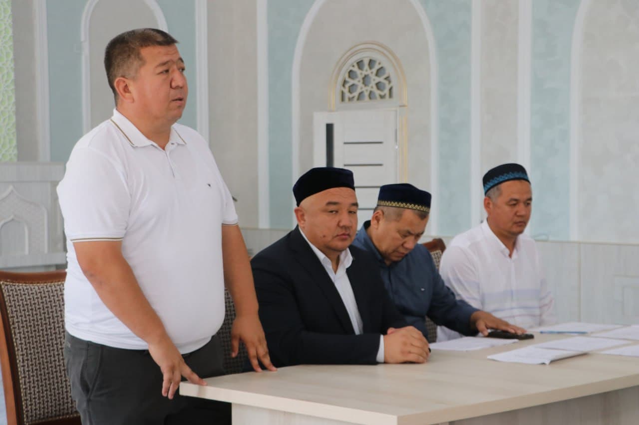 Qoraqalpog‘iston musulmonlari qoziyoti bilan hamkorlikda imom-xatiblar faoliyatini yanada samarali tashkil etish bo‘yicha ko‘chma seminar bugun Kegeyli-Bo‘zatov tumanida tashkil etildi.
