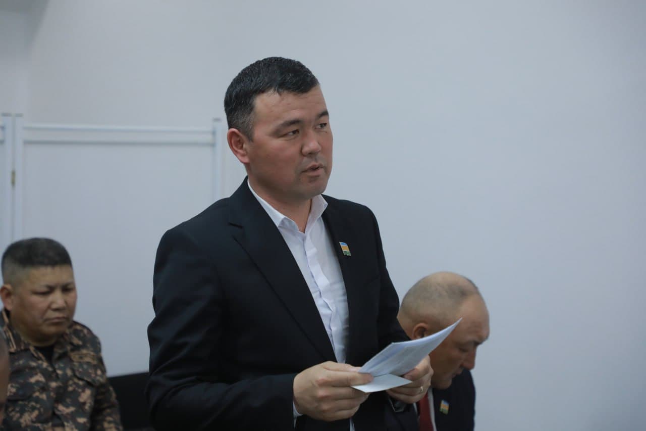 Xalıq deputatları Taxtakópir rayonlıq Keńesi tárepinen baspasóz konferenciyası ótkerildi.