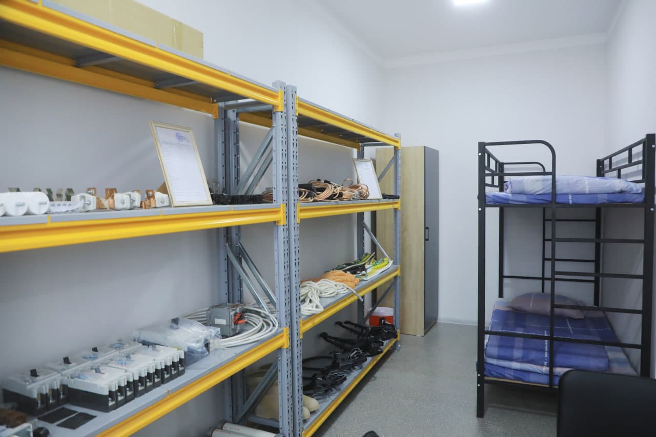 Taxtako‘pir tumani elektr ta’minoti korxonasining yangi binosi foydalanishga topshirildi