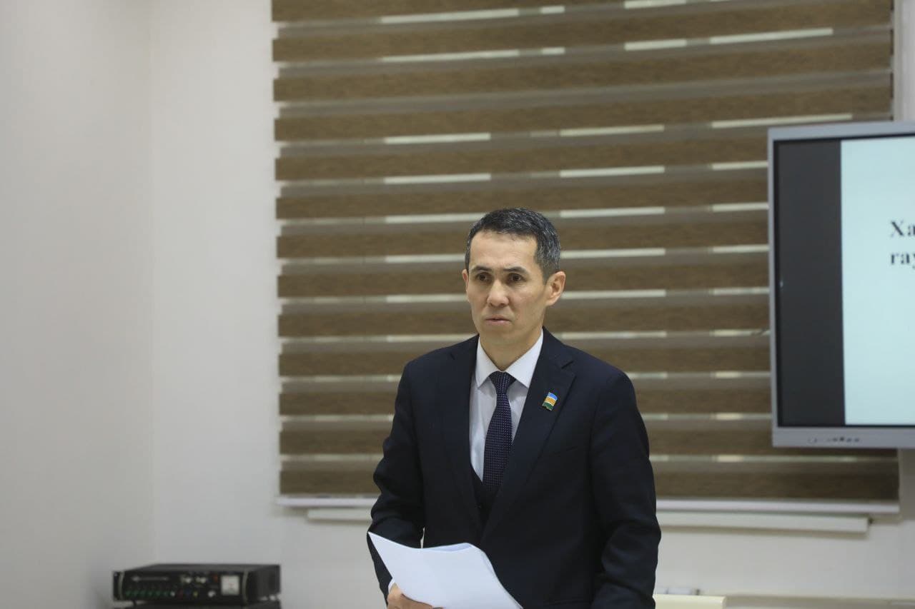 Taxtako‘pir tumani hokimligining majlislar zalida Xalq deputatlari Taxtako‘pir tumani Kengashining navbatdagi o‘n sakkizinchi sessiyasi bo‘lib o‘tdi.