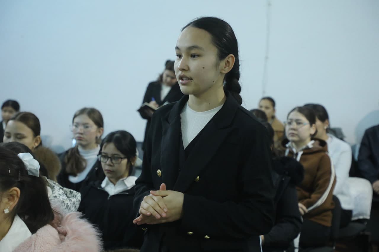 Hurmatli Prezidentimizning tashabbusi bilan mamlakatimizda har haftaning payshanba kuni "Yoshlar kuni" etib belgilangan