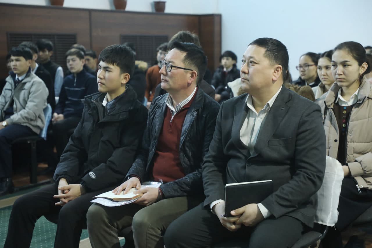 Hurmatli Prezidentimizning tashabbusi bilan mamlakatimizda har haftaning payshanba kuni "Yoshlar kuni" etib belgilangan