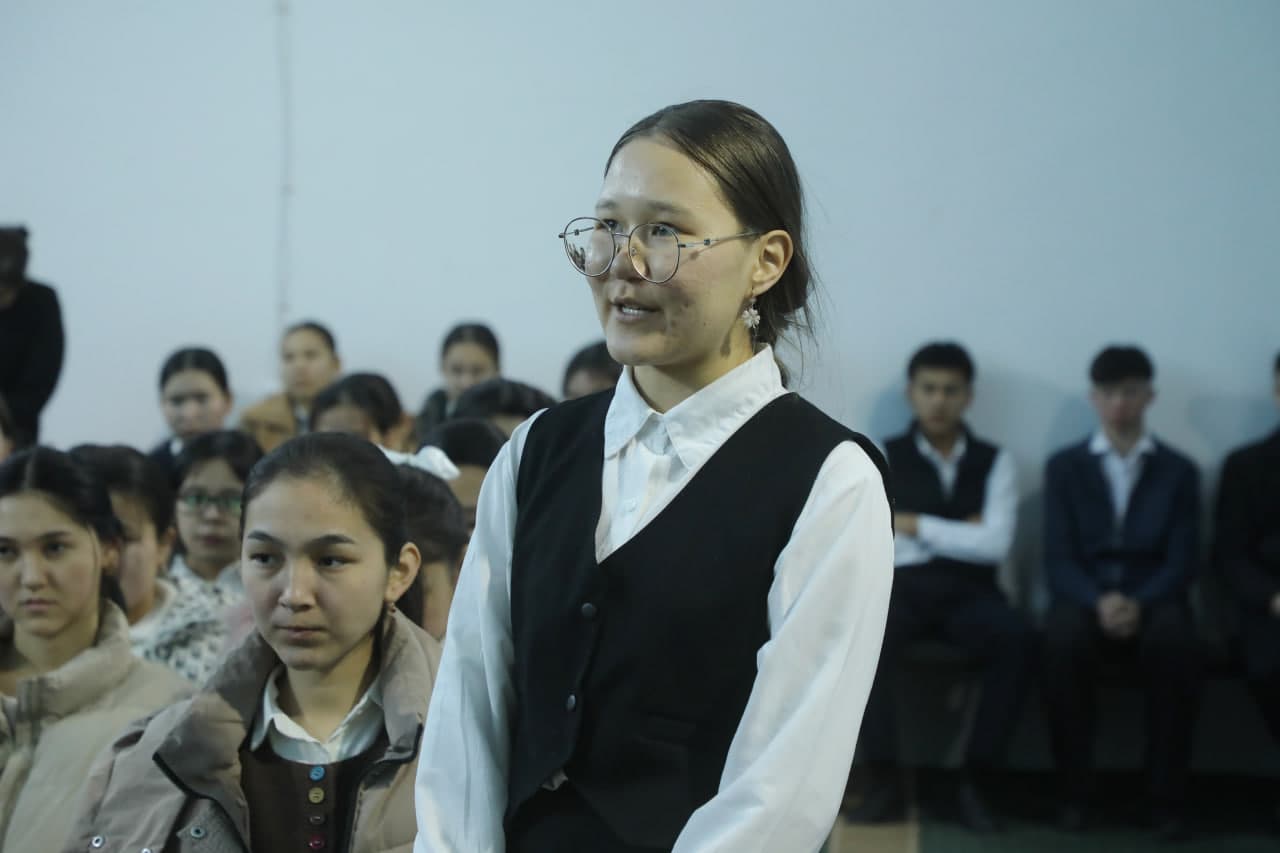 Hurmatli Prezidentimizning tashabbusi bilan mamlakatimizda har haftaning payshanba kuni "Yoshlar kuni" etib belgilangan