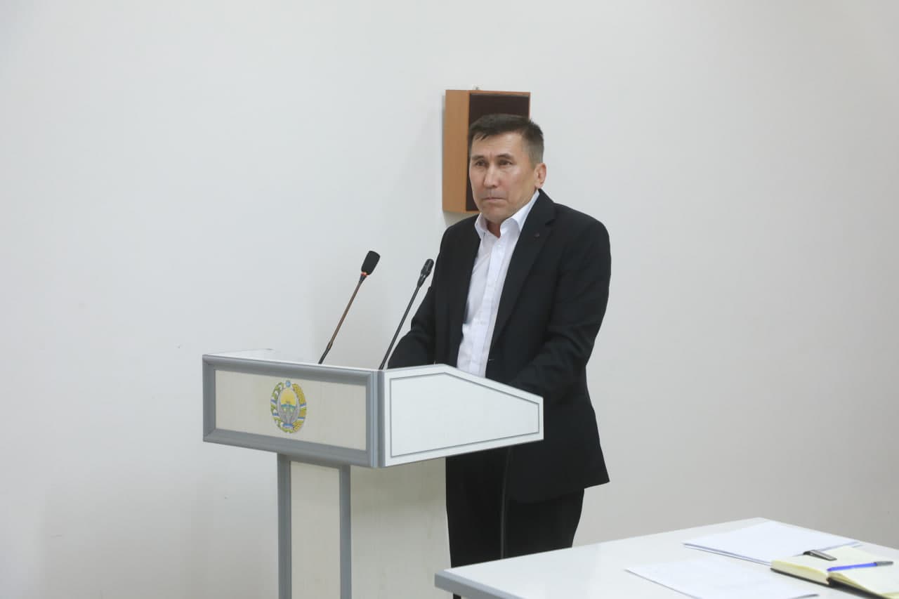 Taxtakópir rayonı hákimliginiń májilisler zalında Xalıq deputatları Taxtakópir rayonlıq Keńesiniń gezektegi 20-sessiyası bolıp ótti