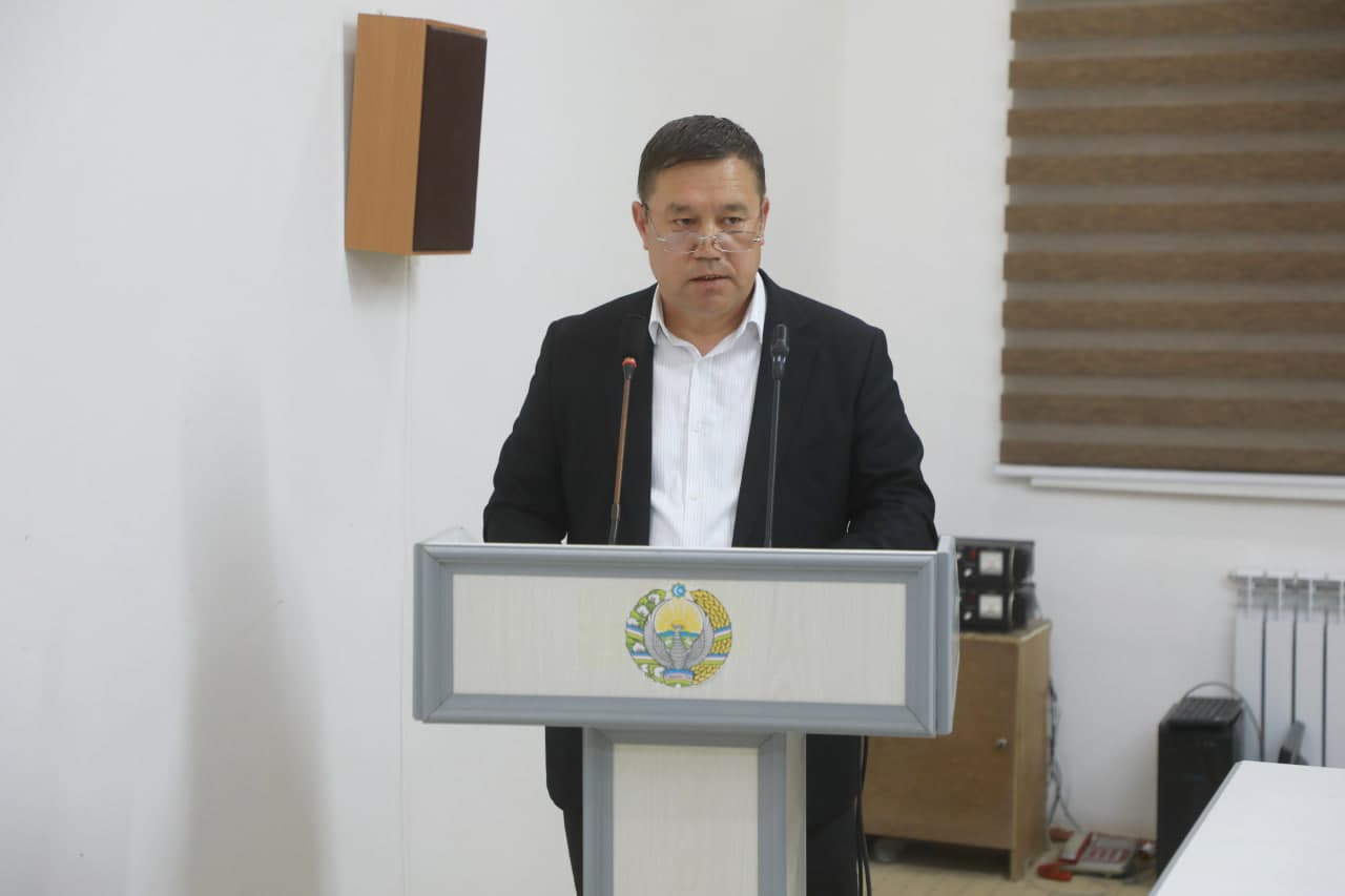 Taxtakópir rayonı hákimliginiń májilisler zalında Xalıq deputatları Taxtakópir rayonlıq Keńesiniń gezektegi 20-sessiyası bolıp ótti