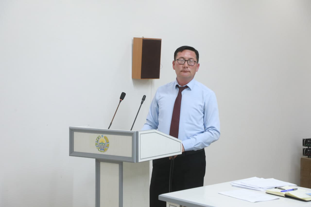 Taxtakópir rayonı hákimliginiń májilisler zalında Xalıq deputatları Taxtakópir rayonlıq Keńesiniń gezektegi 20-sessiyası bolıp ótti