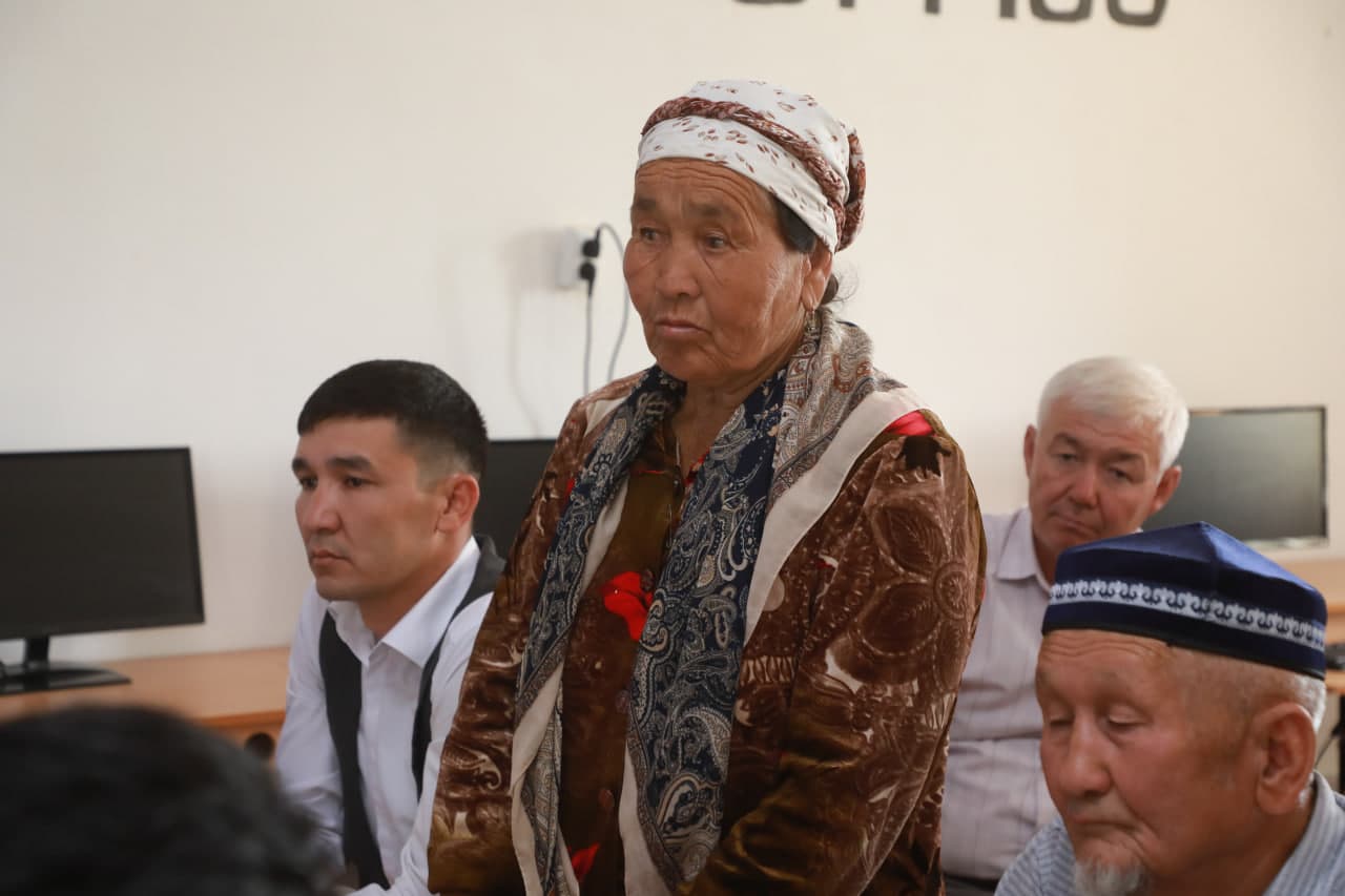 Taxtakópir rayonı hákimi J.Adilov, rayonlıq IIB baslıǵı M.Bawetdinov penen birgelikte «Ózbekstan» mákan puqaralar jıyını aymaǵında puqaralar menen ushırasıp, olardıń múrájatları, pikir hám usınısların tıńlaw maqsetinde gezektegi kóshpeli qabıllawın ótkerd