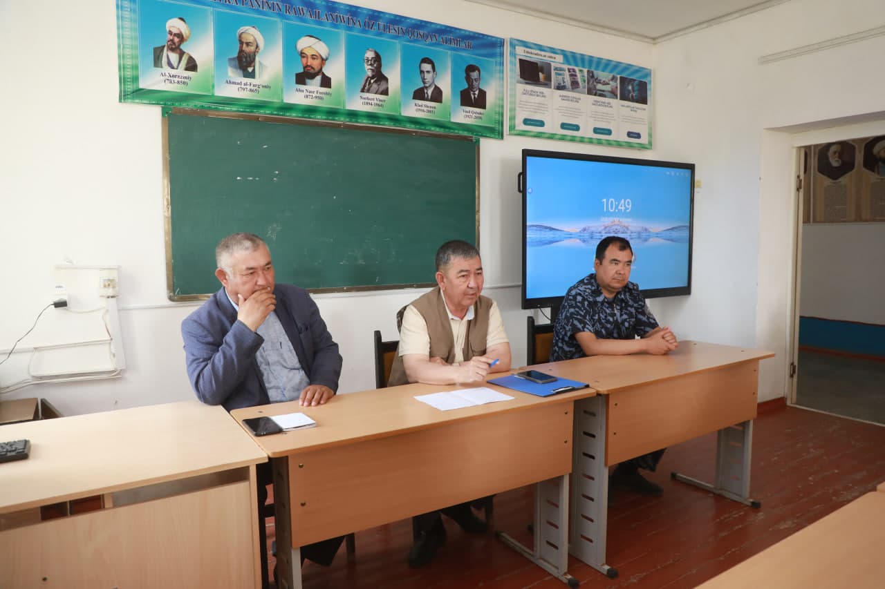Taxtakópir rayonı hákimi J.Adilov, rayonlıq IIB baslıǵı M.Bawetdinov penen birgelikte «Ózbekstan» mákan puqaralar jıyını aymaǵında puqaralar menen ushırasıp, olardıń múrájatları, pikir hám usınısların tıńlaw maqsetinde gezektegi kóshpeli qabıllawın ótkerd