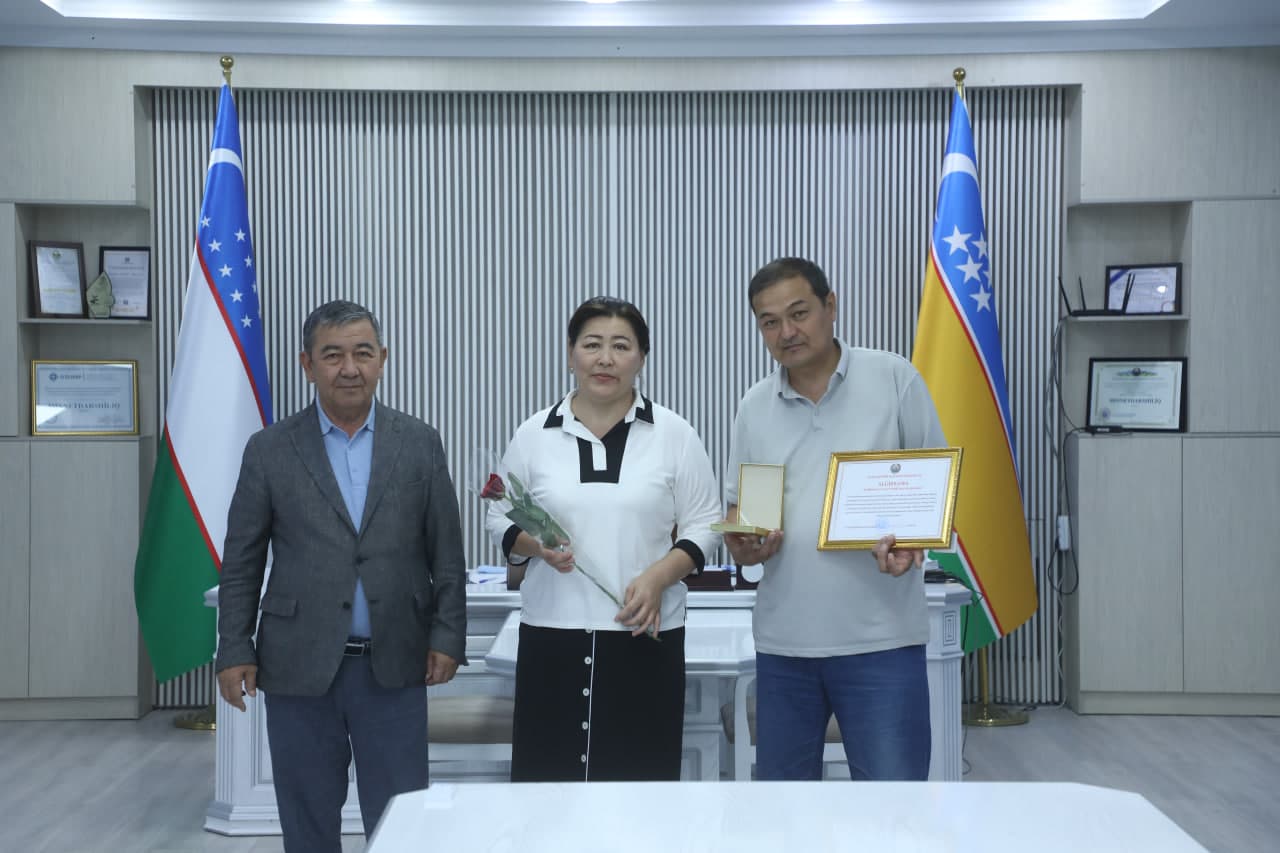 Umumta’lim maktablari bitiruvchilariga oltin medallar topshirildi