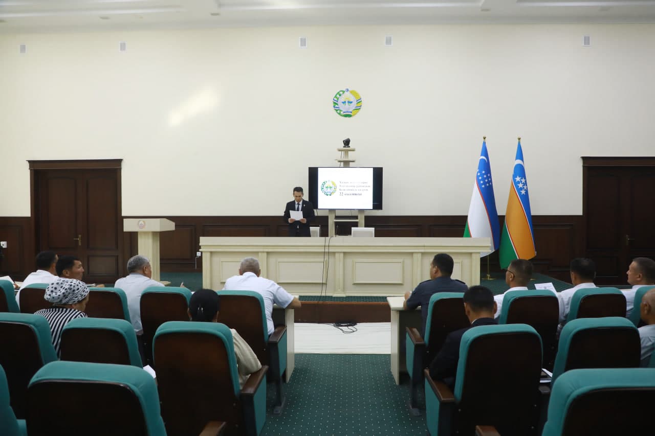 Taxtako‘pir tumani hokimligining majlislar zalida Xalq deputatlari Taxtako‘pir tumani Kengashining navbatdagi 22-sessiyasi bo‘lib o‘tdi.