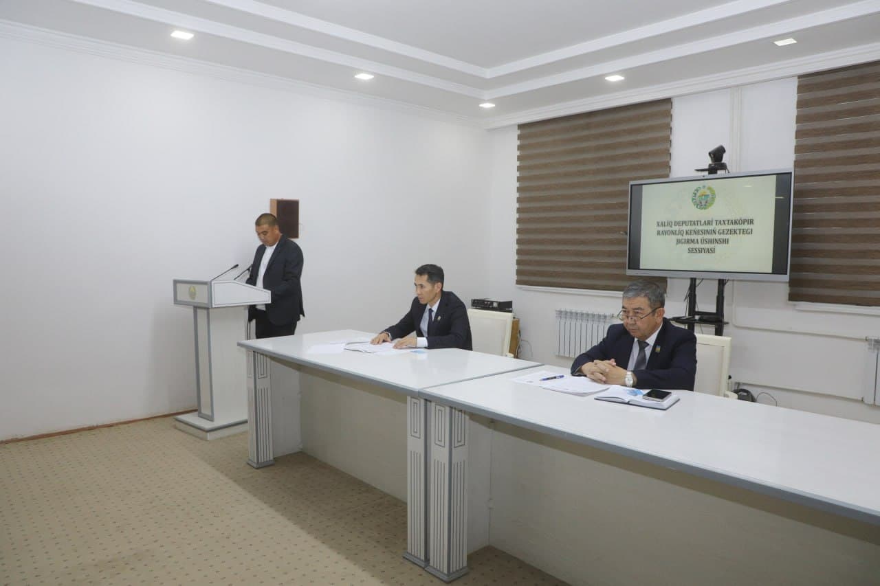 Taxtako‘pir tumani hokimligining majlislar zalida Xalq deputatlari Taxtako‘pir tumani Kengashining navbatdagi 23-sessiyasi bo‘lib o‘tdi.
