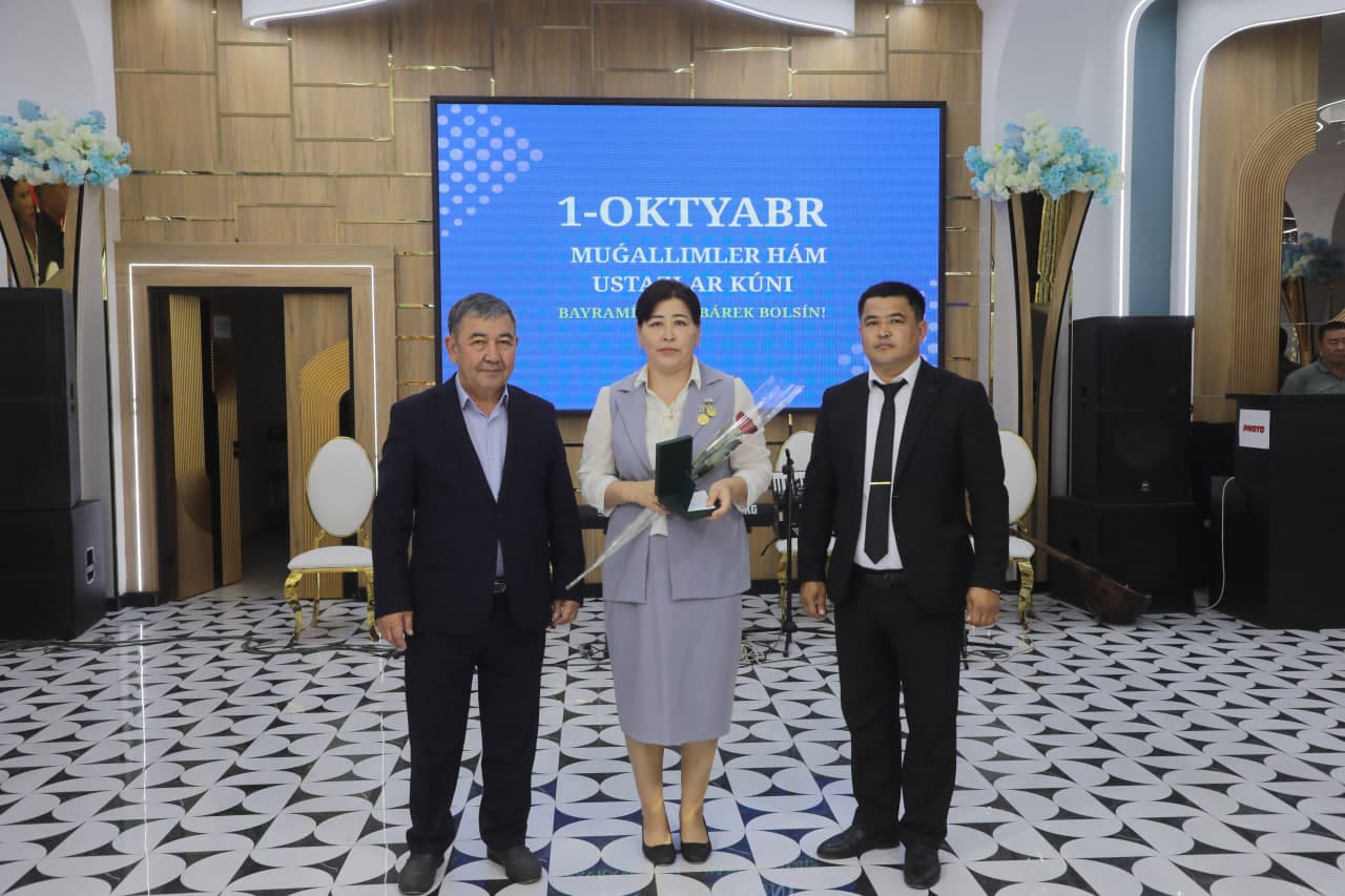 Taxtakópir rayonında Muǵallimler hám ustazlar kúni múnásibeti menen saltanatlı bayram ilajı bolıp ótti