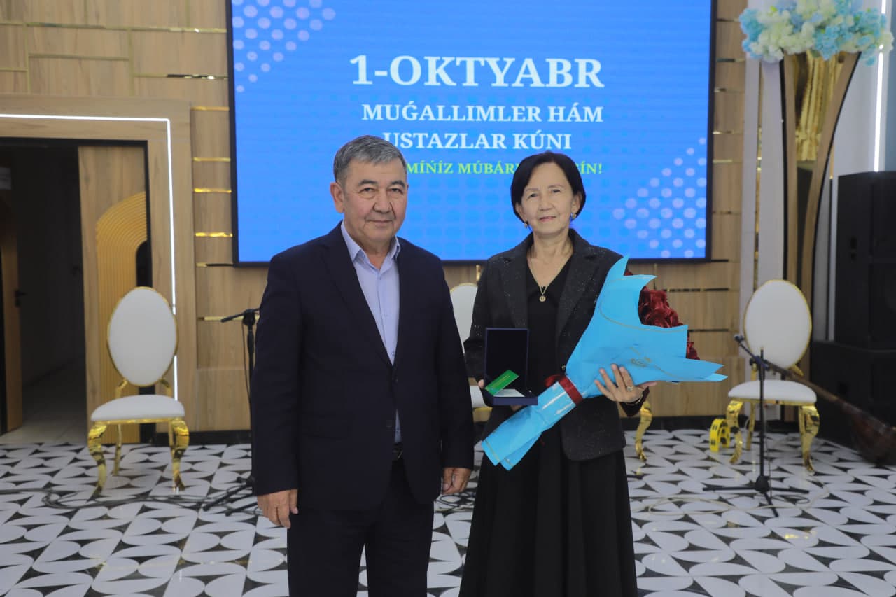 Taxtakópir rayonında Muǵallimler hám ustazlar kúni múnásibeti menen saltanatlı bayram ilajı bolıp ótti