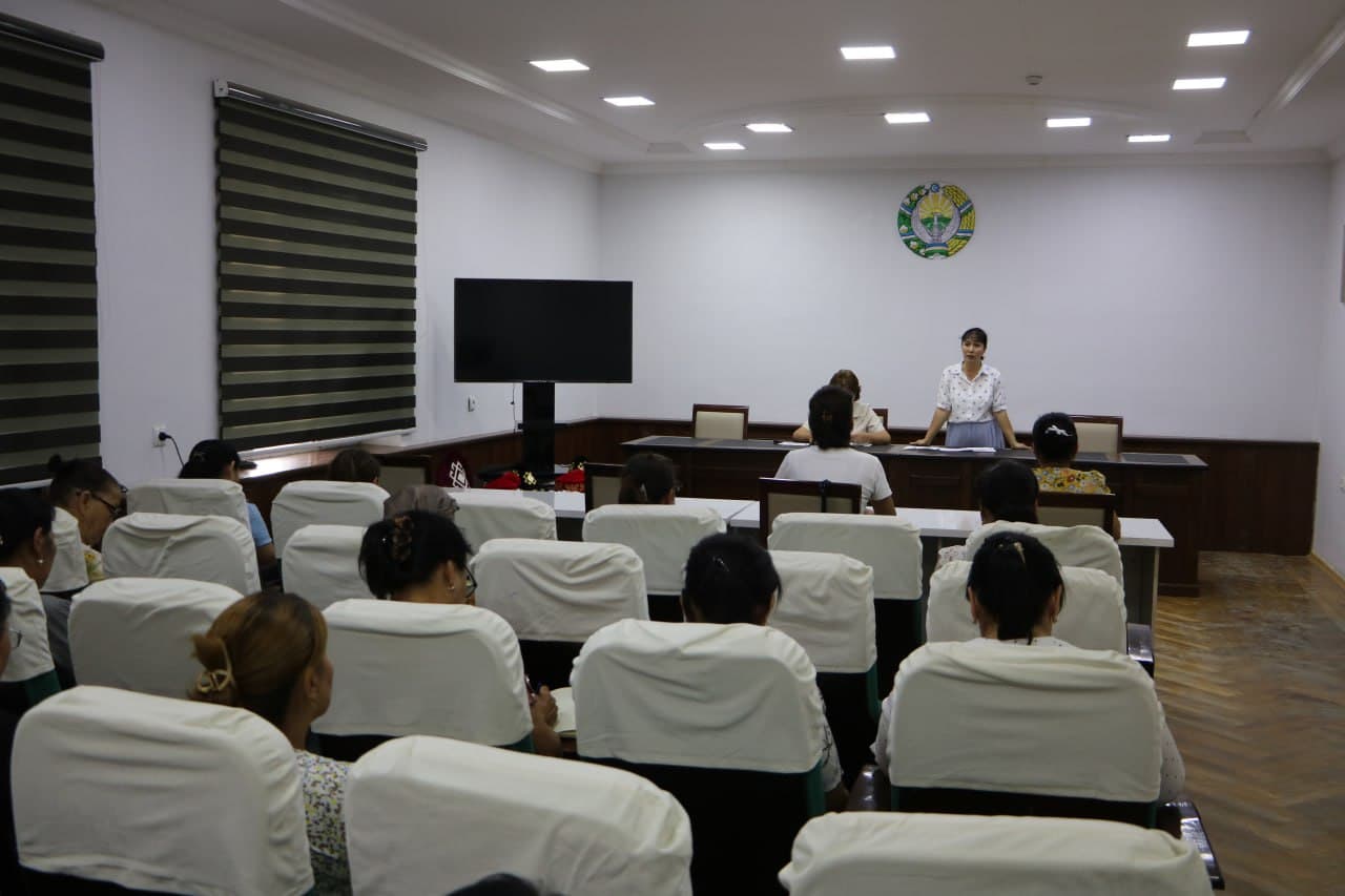 Қўнғирот туманида ишсиз хотин-қизларни ҳунармандчиликка йўналтириш бўйича семинар-тренинг ўтказилди