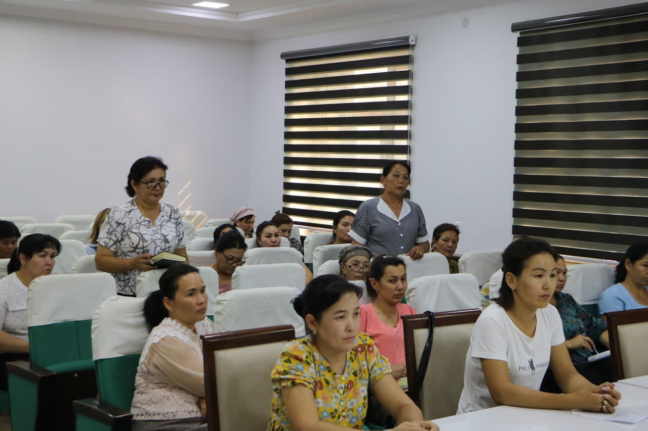 Қўнғирот туманида ишсиз хотин-қизларни ҳунармандчиликка йўналтириш бўйича семинар-тренинг ўтказилди