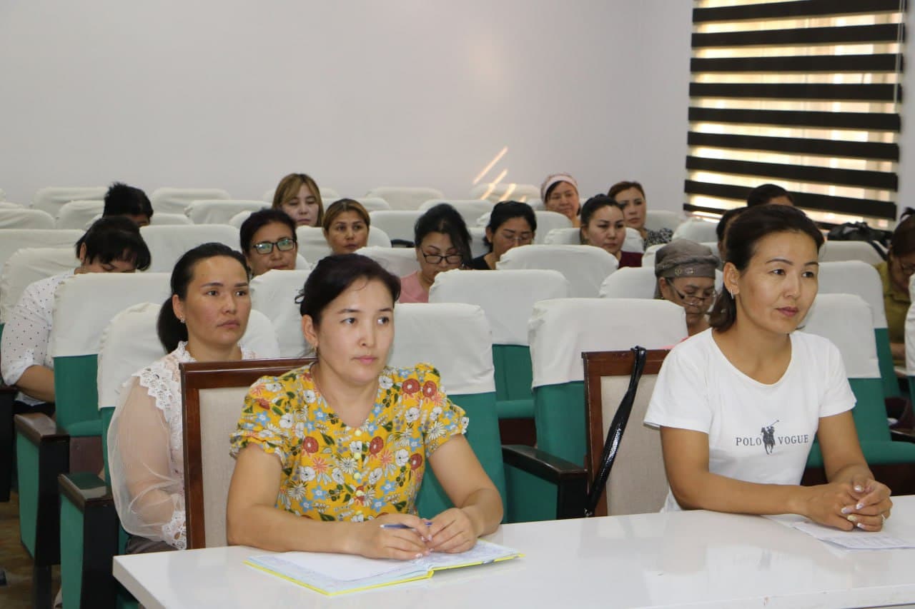 Қўнғирот туманида ишсиз хотин-қизларни ҳунармандчиликка йўналтириш бўйича семинар-тренинг ўтказилди