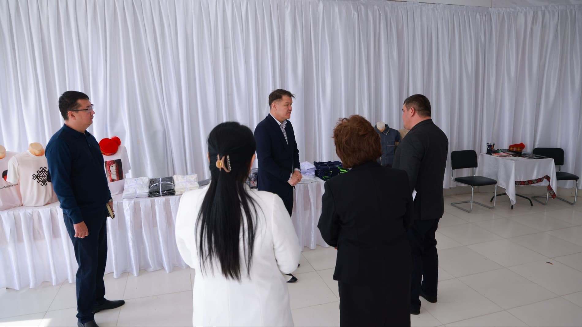 Qo‘ng‘irot tumanida tadbirkorlikni rivojlantirish orqali aholi farovonligini oshirish borasidagi ishlar o‘rganildi