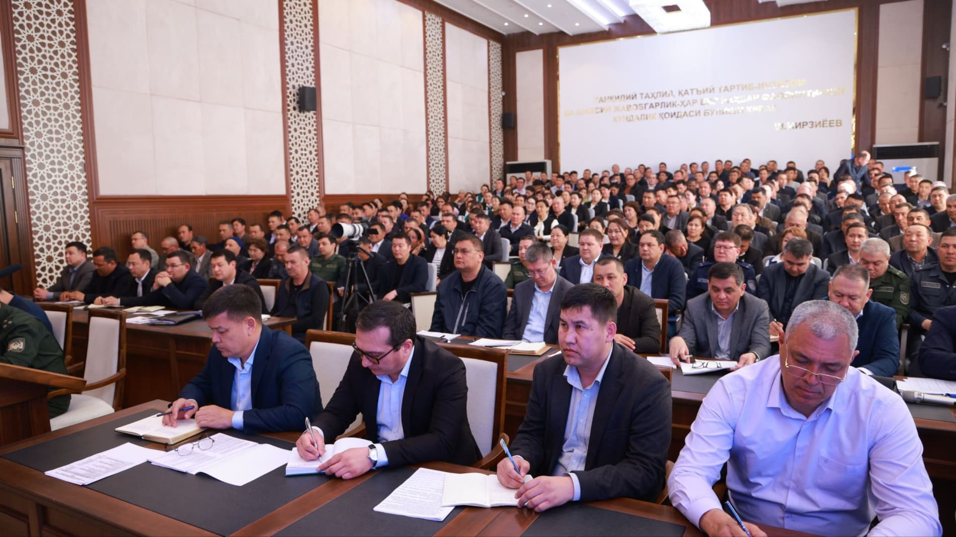 Qo‘ng‘irot tumanini ijtimoiy-iqtisodiy rivojlantirish masalalari keng muhokama qilindi