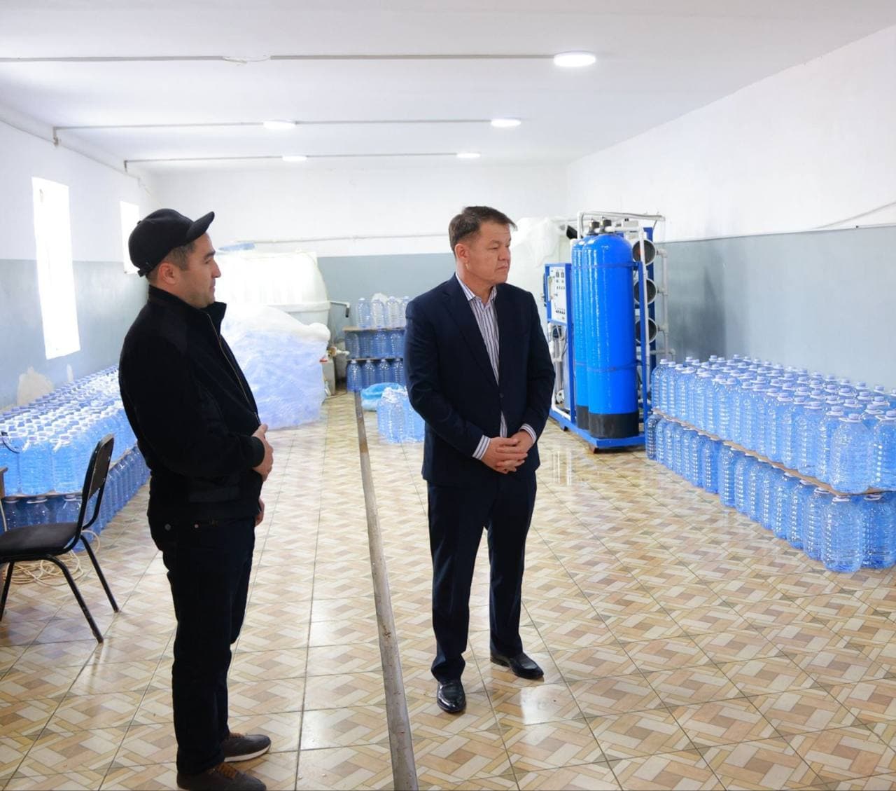 Qo‘ng‘irot tumanida tadbirkorlikni rivojlantirish orqali aholi farovonligini oshirish borasidagi ishlar o‘rganildi