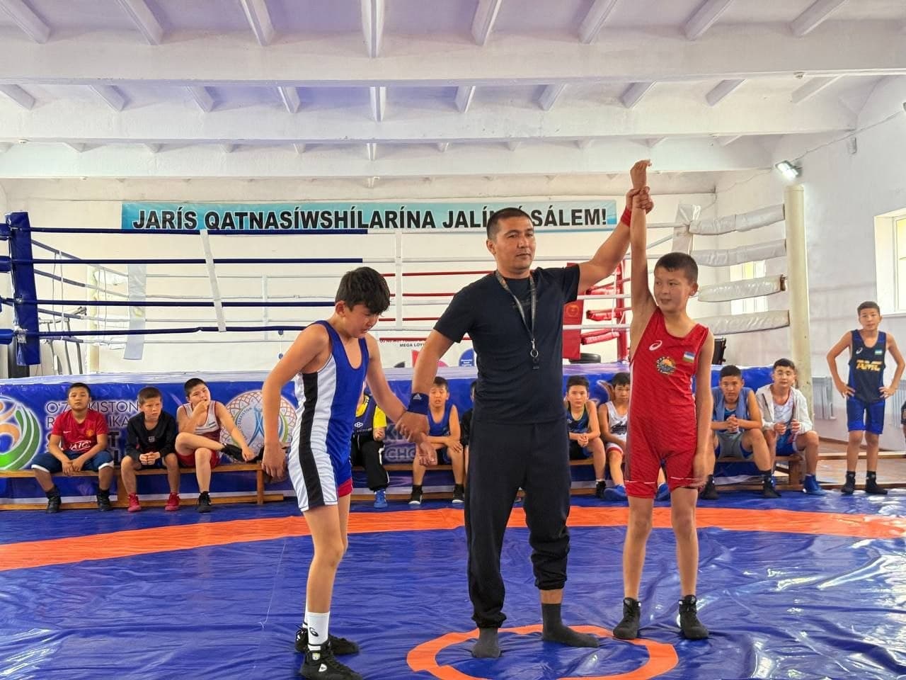 "Yangi O‘zbekiston Olimpiya cho‘qqilari," ya’ni "Prezident Olimpiadasi" sport musobaqalarining Qo‘ng‘irot tumani hokimi olimpiadasi bosqichi davom etmoqda