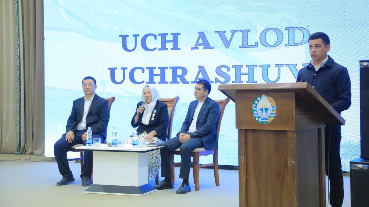 Qo‘ng‘irot tumani Madaniyat saroyida "Uch avlod uchrashuvi" tashkil etildi