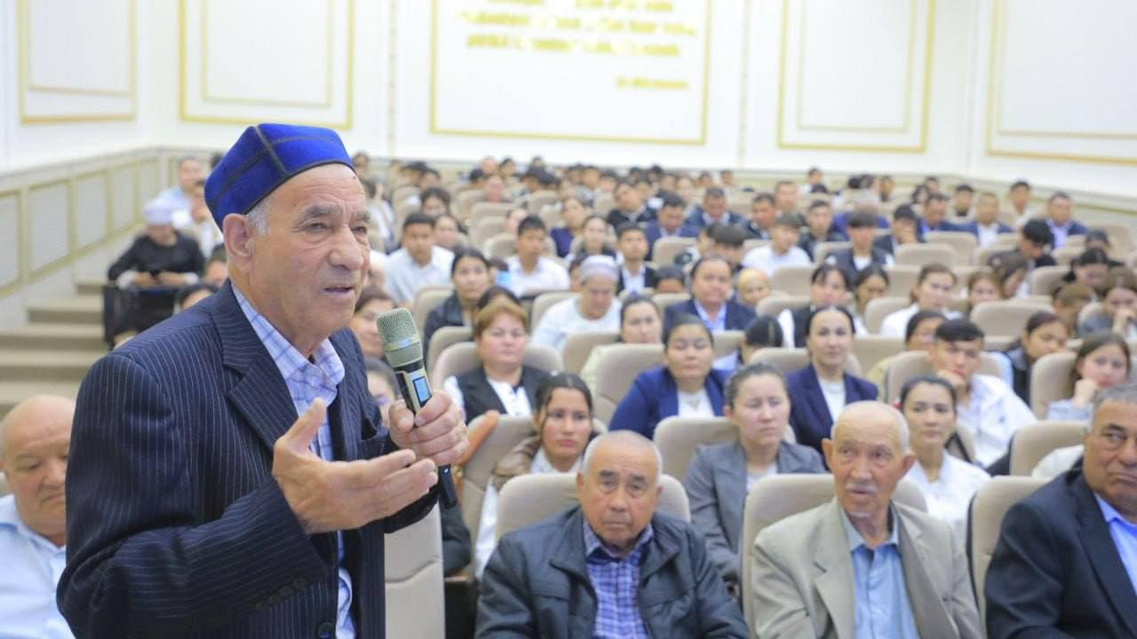 Qo‘ng‘irot tumani Madaniyat saroyida "Uch avlod uchrashuvi" tashkil etildi