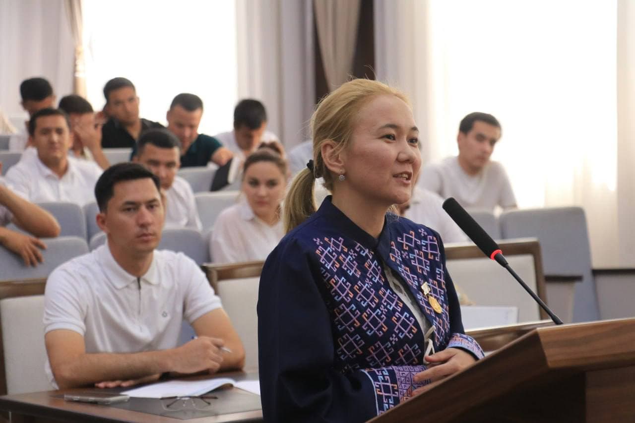 Qońırat rayonında jaslar ushın "Ashıq esikler kúni" ótkerildi