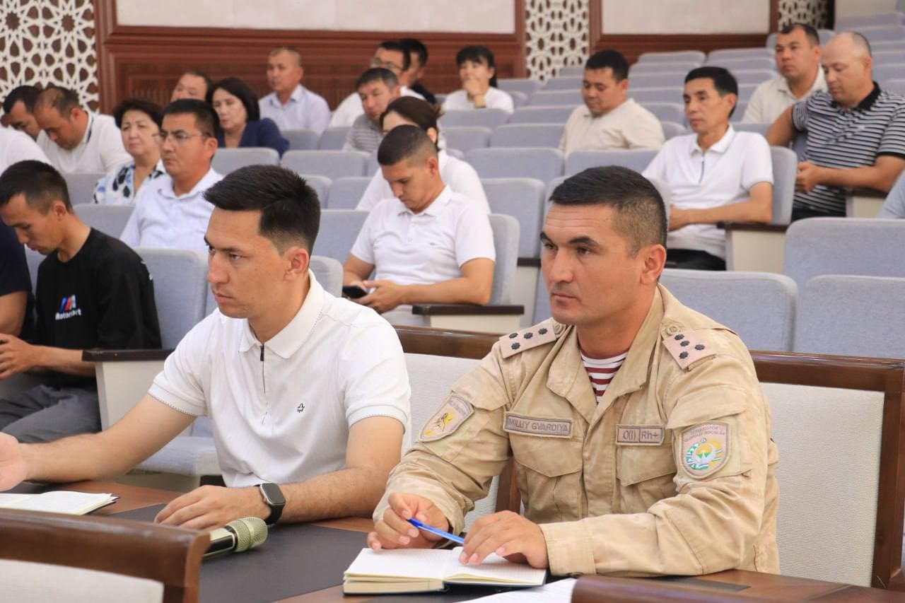 Qońırat rayonında jaslar ushın "Ashıq esikler kúni" ótkerildi