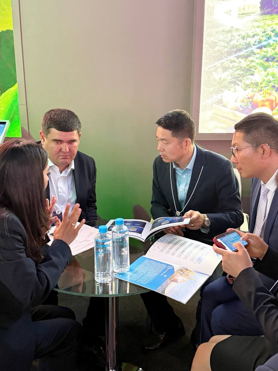 Paytaxtımızda ótkerilip atırǵan abıraylı xalıqaralıq investiciyalıq ilaj - besinshi Tashkent xalıqaralıq investiciyalıq forumında Qońırat rayonı delegaciyası da belsene qatnaspaqta