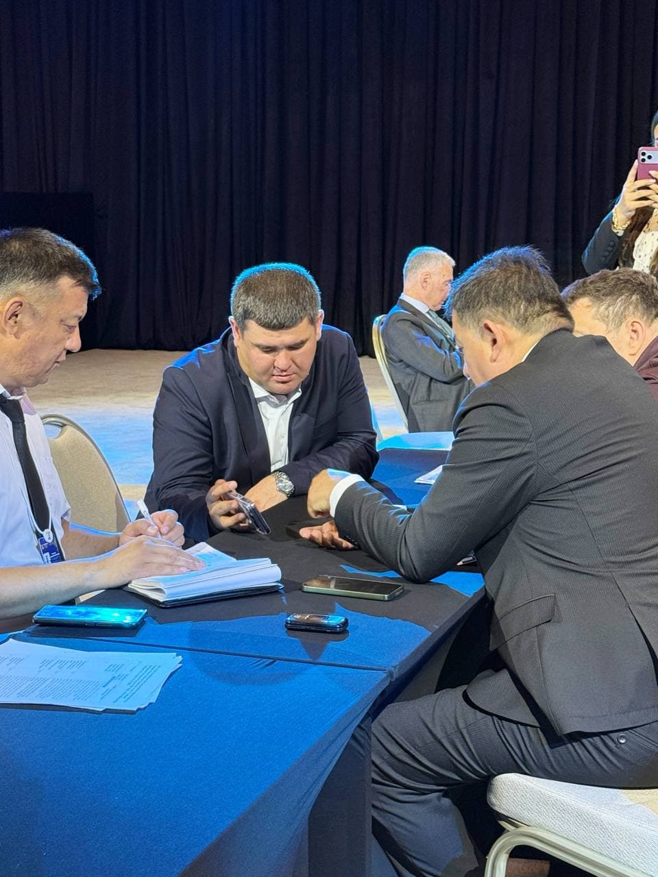 Paytaxtımızda ótkerilip atırǵan abıraylı xalıqaralıq investiciyalıq ilaj - besinshi Tashkent xalıqaralıq investiciyalıq forumında Qońırat rayonı delegaciyası da belsene qatnaspaqta
