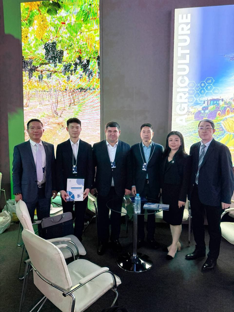 Paytaxtımızda ótkerilip atırǵan abıraylı xalıqaralıq investiciyalıq ilaj - besinshi Tashkent xalıqaralıq investiciyalıq forumında Qońırat rayonı delegaciyası da belsene qatnaspaqta