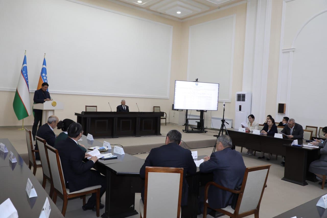 ———— Bugun Chimboy tumani hokimligining majlislar zalida Xalq deputatlari Chimboy tumani Kengashining navbatdagi 17- sessiyasi bo‘lib o‘tdi.