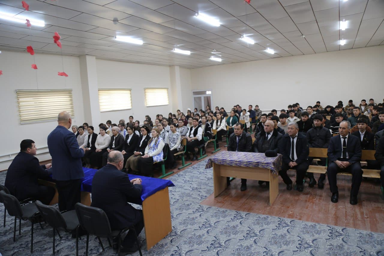 To‘rtko‘l tumanidagi 2-son texnikumida ochiq muloqot