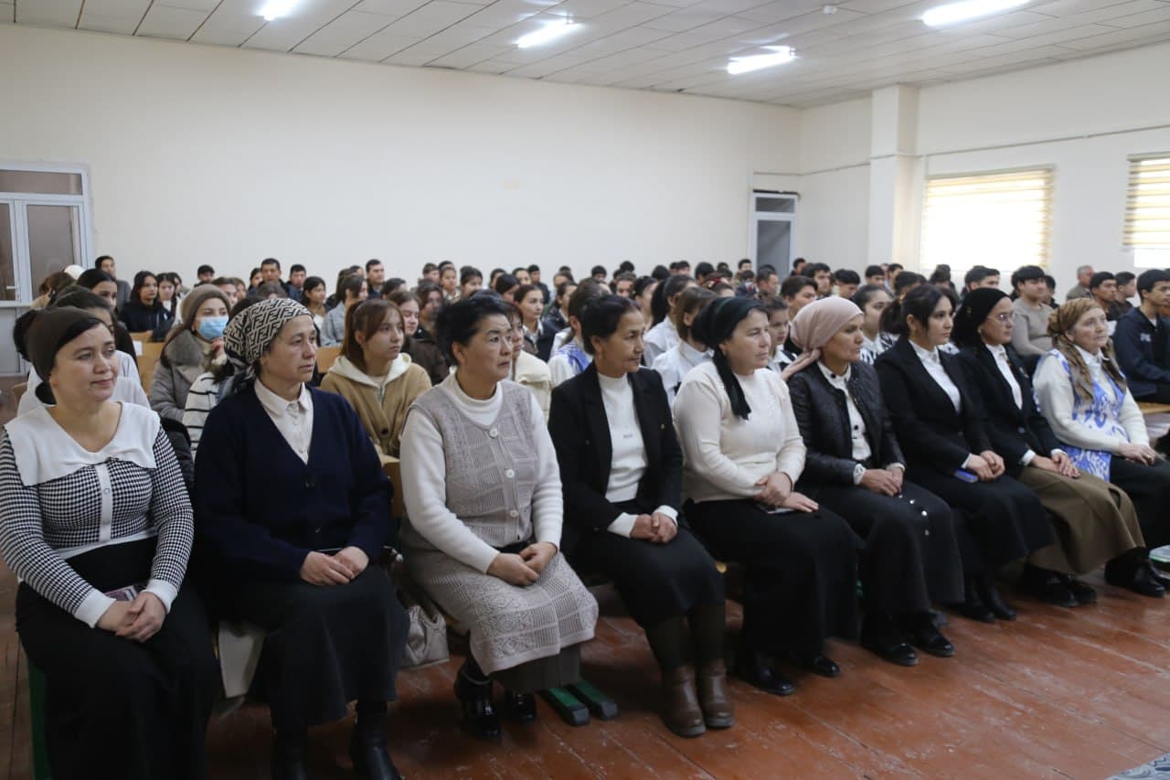 To‘rtko‘l tumanidagi 2-son texnikumida ochiq muloqot