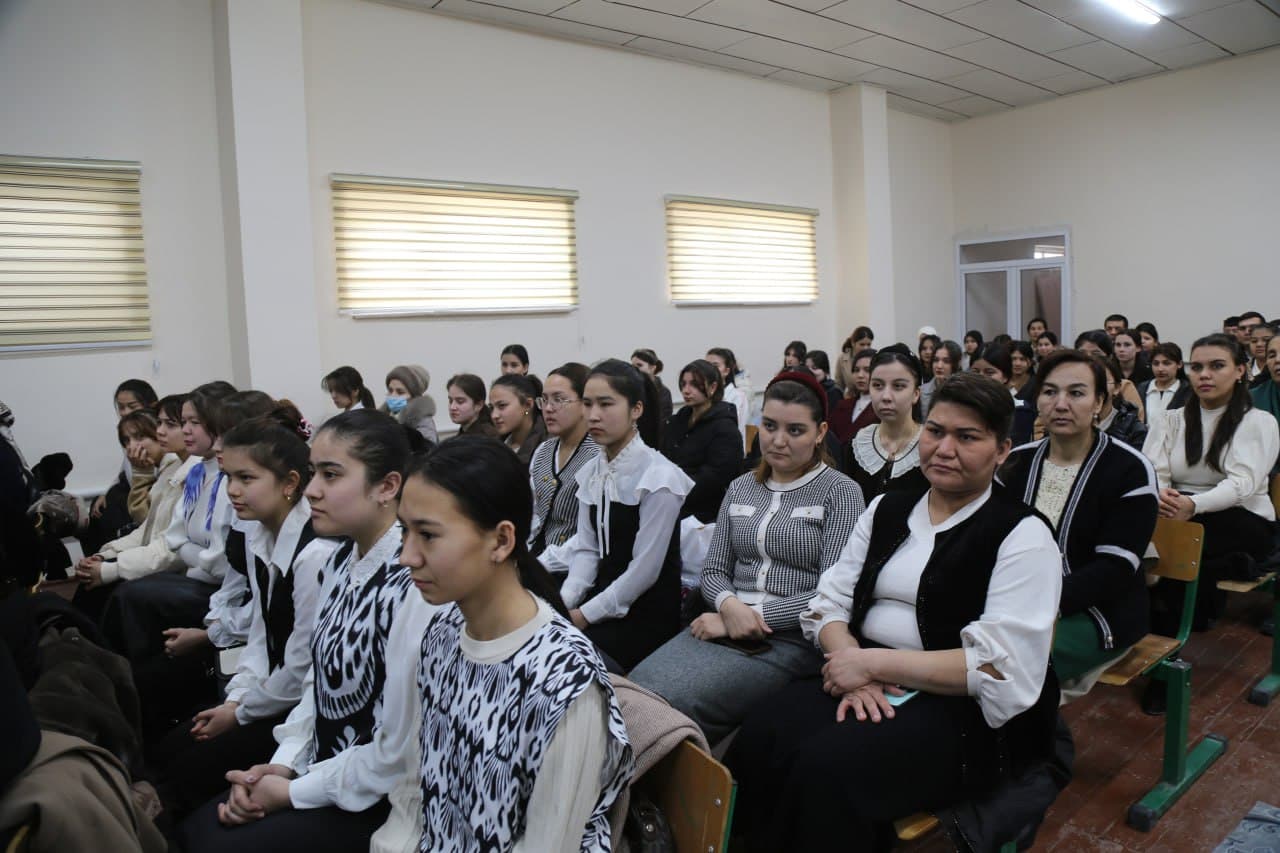 To‘rtko‘l tumanidagi 2-son texnikumida ochiq muloqot