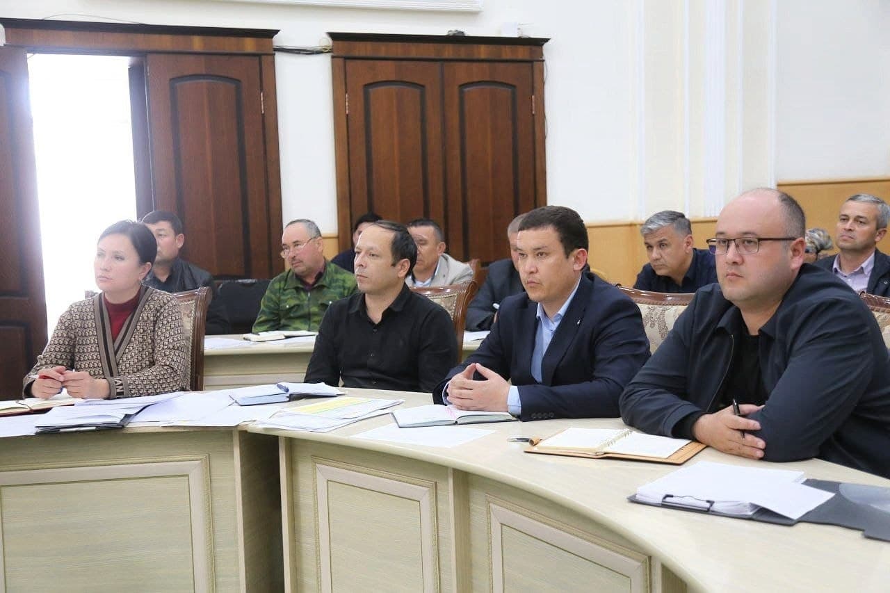 Toʻrtkoʻl tumani hokimligida tumanda kambagʻallikni qisqartirish borasida amalga oshirilayotgan va rejalashtirilgan ustuvor vazifalarga bagʻishlangan kengaytirilgan yigʻilish boʻlib oʻtdi