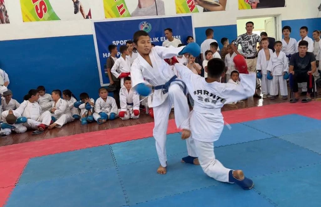 TO‘RTKO‘L TUMANI SPORT MAKTABIDA KARATE WKF BO‘YICHA HOKIM KUBOGI MUSOBAQASI BO‘LIB O‘TDI
