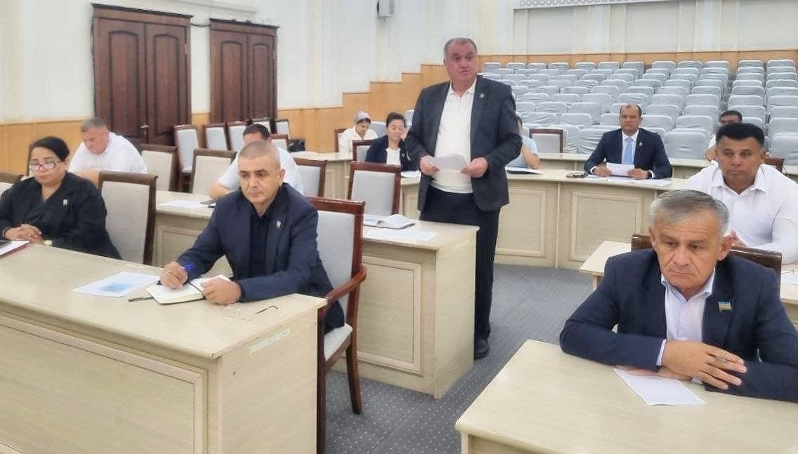 XALIQ DEPUTATLARI TÓRTKÚL RAYONLIQ KEŃESINIŃ GEZEKTEGI 29-SESSIYASI BOLIP ÓTTI